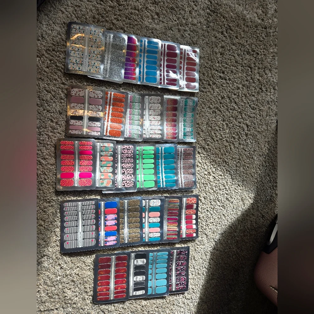 Lily & Fox Nail Wraps - Picture 1 of 3
